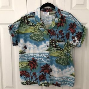 Pre-Owned Women’s Made in Hawaii Aloha Shirt